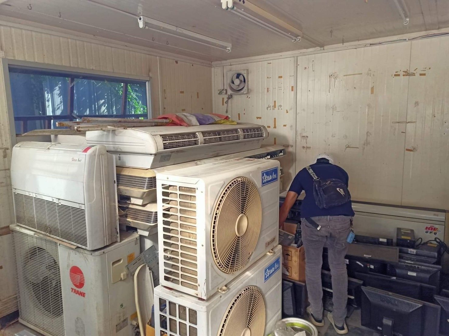 16 - https://ตั้มรับซื้อของเก่าทุกชนิดราคาสูง.com | รับซื้อของเก่าและของใช้มือสองทุกชนิดราคาสูง รับซื้อถึงที่ สนใจสอบถามรายละเอียดได้ฟรี 24 ชั่วโมง รับประกันจะไม่ทำให้ผิดหวัง