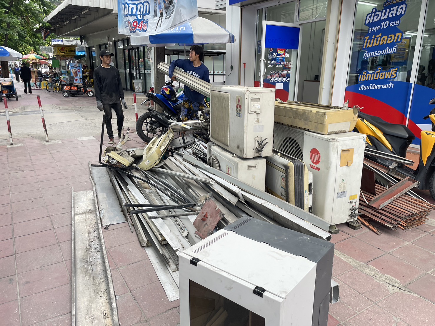 17 - https://ตั้มรับซื้อของเก่าทุกชนิดราคาสูง.com | รับซื้อของเก่าและของใช้มือสองทุกชนิดราคาสูง รับซื้อถึงที่ สนใจสอบถามรายละเอียดได้ฟรี 24 ชั่วโมง รับประกันจะไม่ทำให้ผิดหวัง