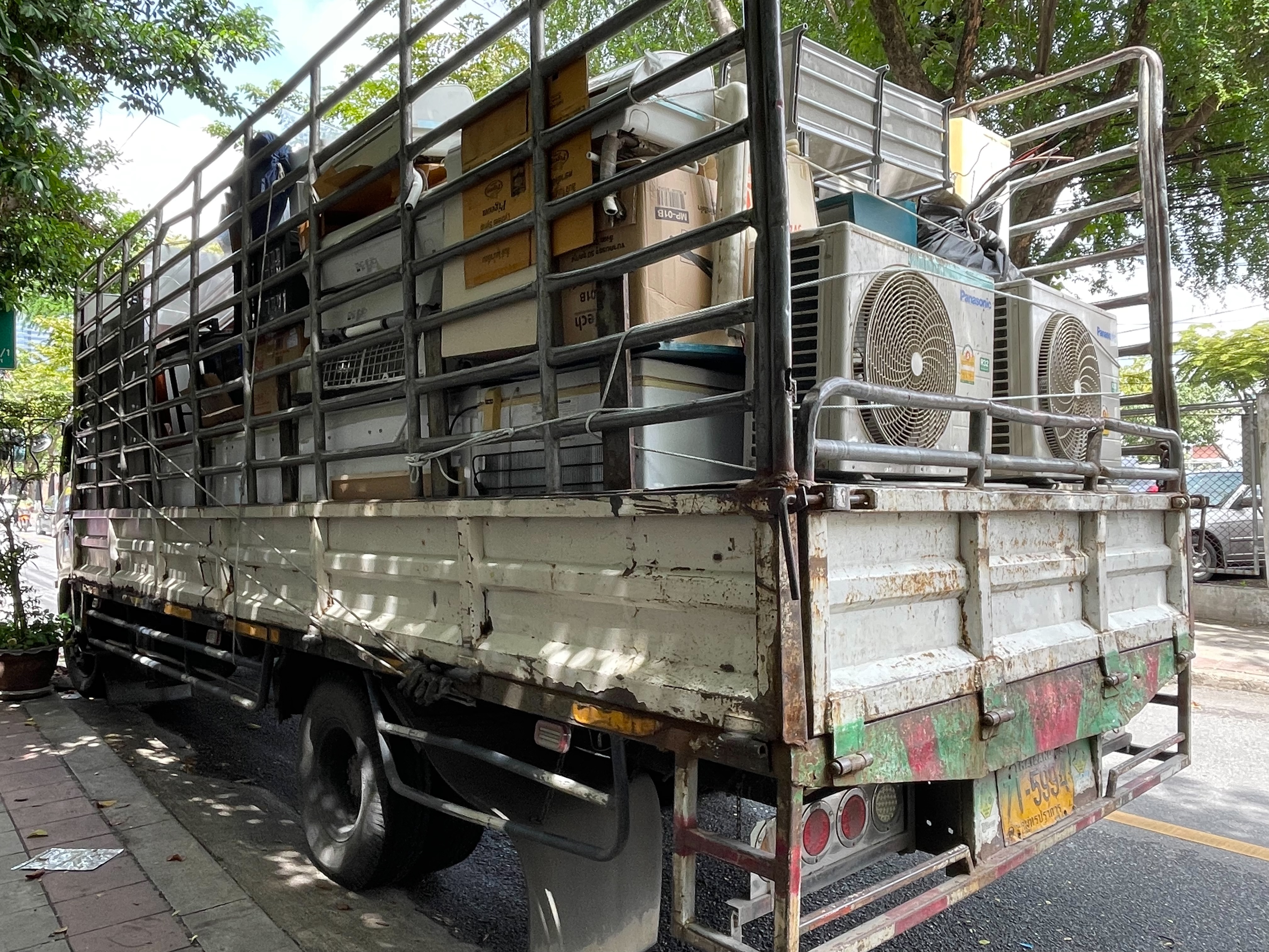 30 - https://ตั้มรับซื้อของเก่าทุกชนิดราคาสูง.com | รับซื้อของเก่าและของใช้มือสองทุกชนิดราคาสูง รับซื้อถึงที่ สนใจสอบถามรายละเอียดได้ฟรี 24 ชั่วโมง รับประกันจะไม่ทำให้ผิดหวัง